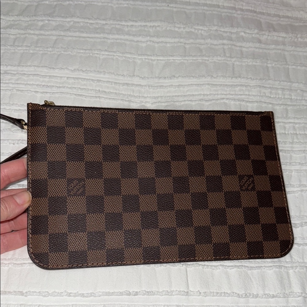 Louis Vuitton Brown Wallet Iconic Damier Pattern